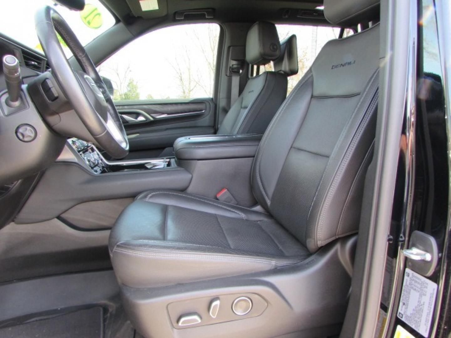 2021 Black /Black Leather GMC Yukon Denali Premium (1GKS2DKLXMR) with an 6.2L Ecotec3 gasoline engine, 10 speed Automatic transmission, located at 4562 State Avenue, Billings, MT, 59101, (406) 896-9833, 45.769516, -108.526772 - Photo#10